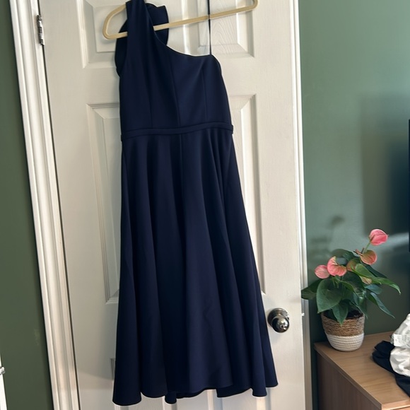 Navy Laura One Shoulder Dress. Size 4 - Picture 3 of 3